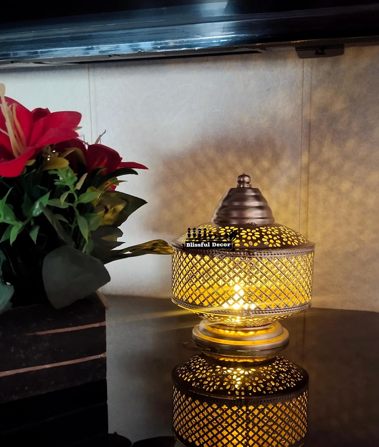 Presents Metal Round Shape Table Tealight Candle Holders - Table Decor Tea Light Gift Candle Lamp Tea Light Holder | Candles Decorations Diwali Gifts Lights Home Decor (Set of 1)